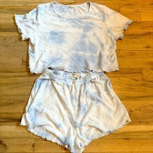 Billabong cloud set.